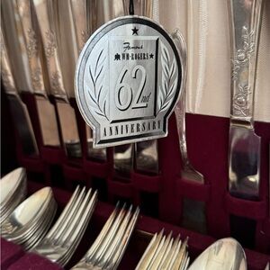 WM Rogers Antique Silver Anniversary Cutlery Full Set
